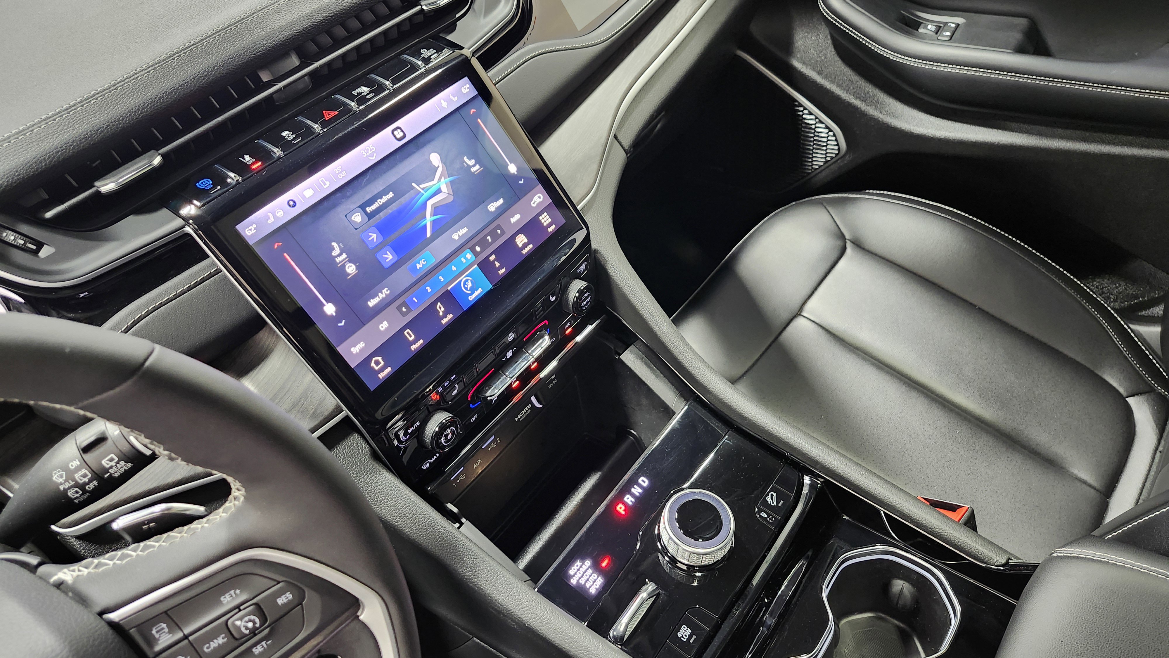 Used 2023 Jeep Grand Cherokee 4WD 4xe image 32