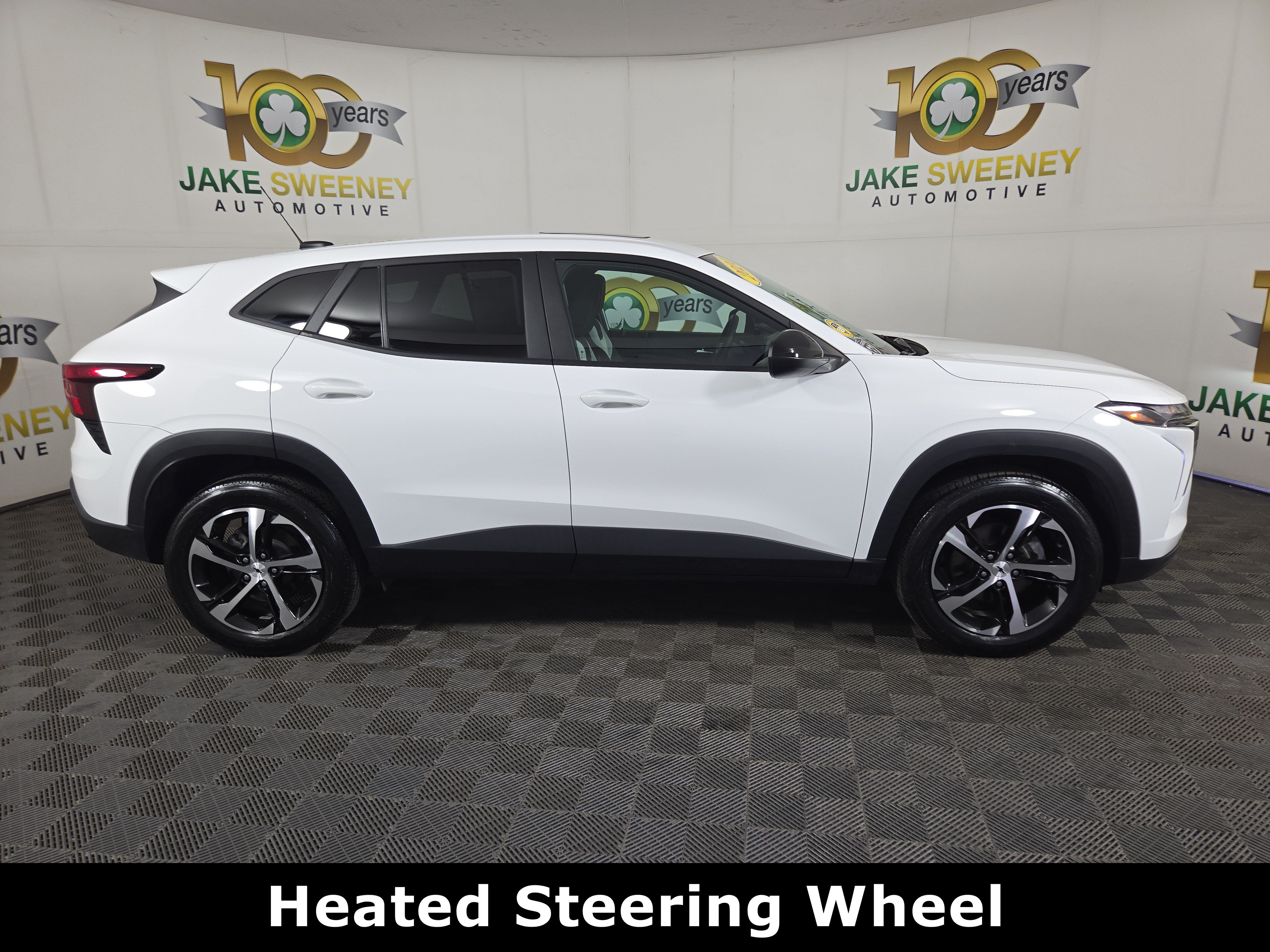 Certified 2024 Chevrolet Trax RS w/ Sunroof Package FWD image 10