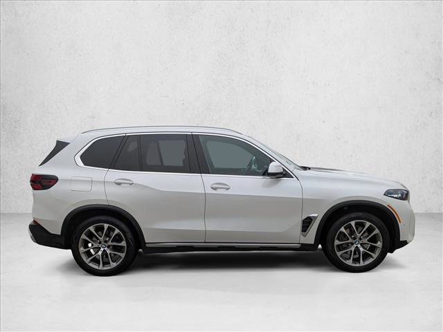 Used 2024 BMW X5 xDrive40i w/ Parking Assistance Package image 4