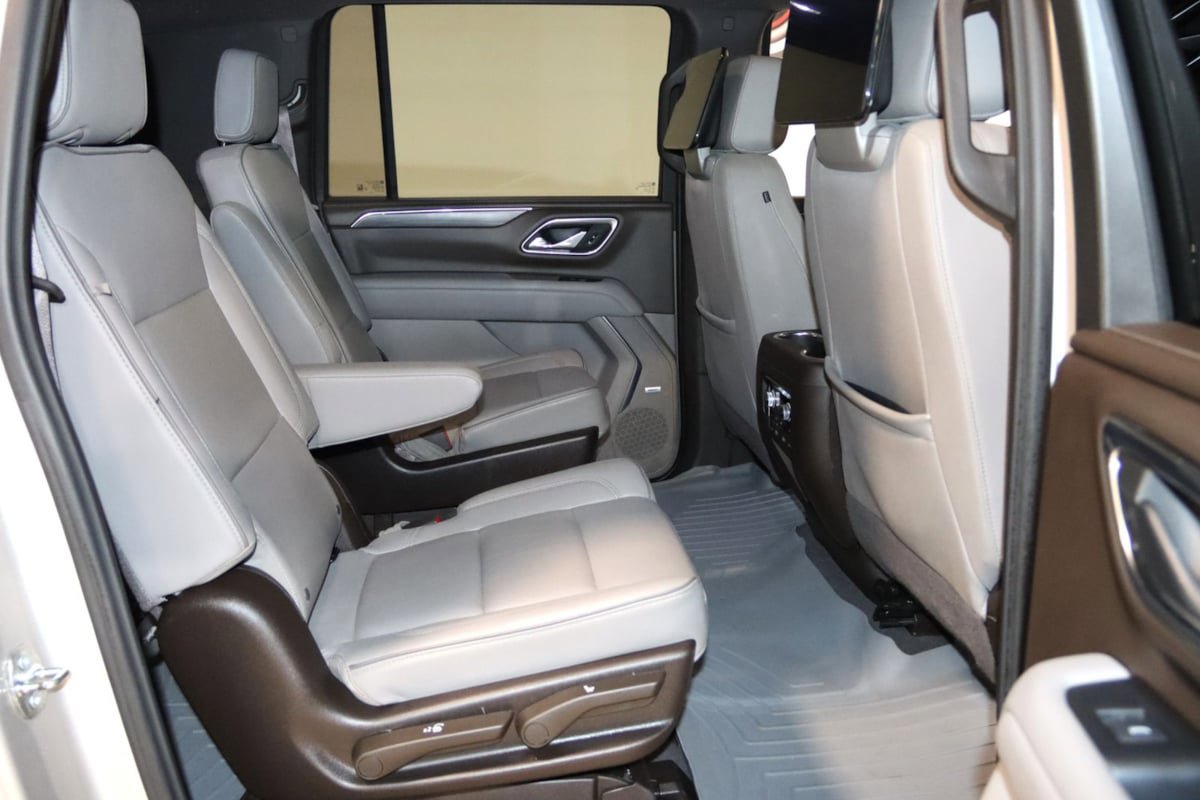 Used 2023 GMC Yukon XL SLT w/ SLT Premium Package AWD/4WD image 80