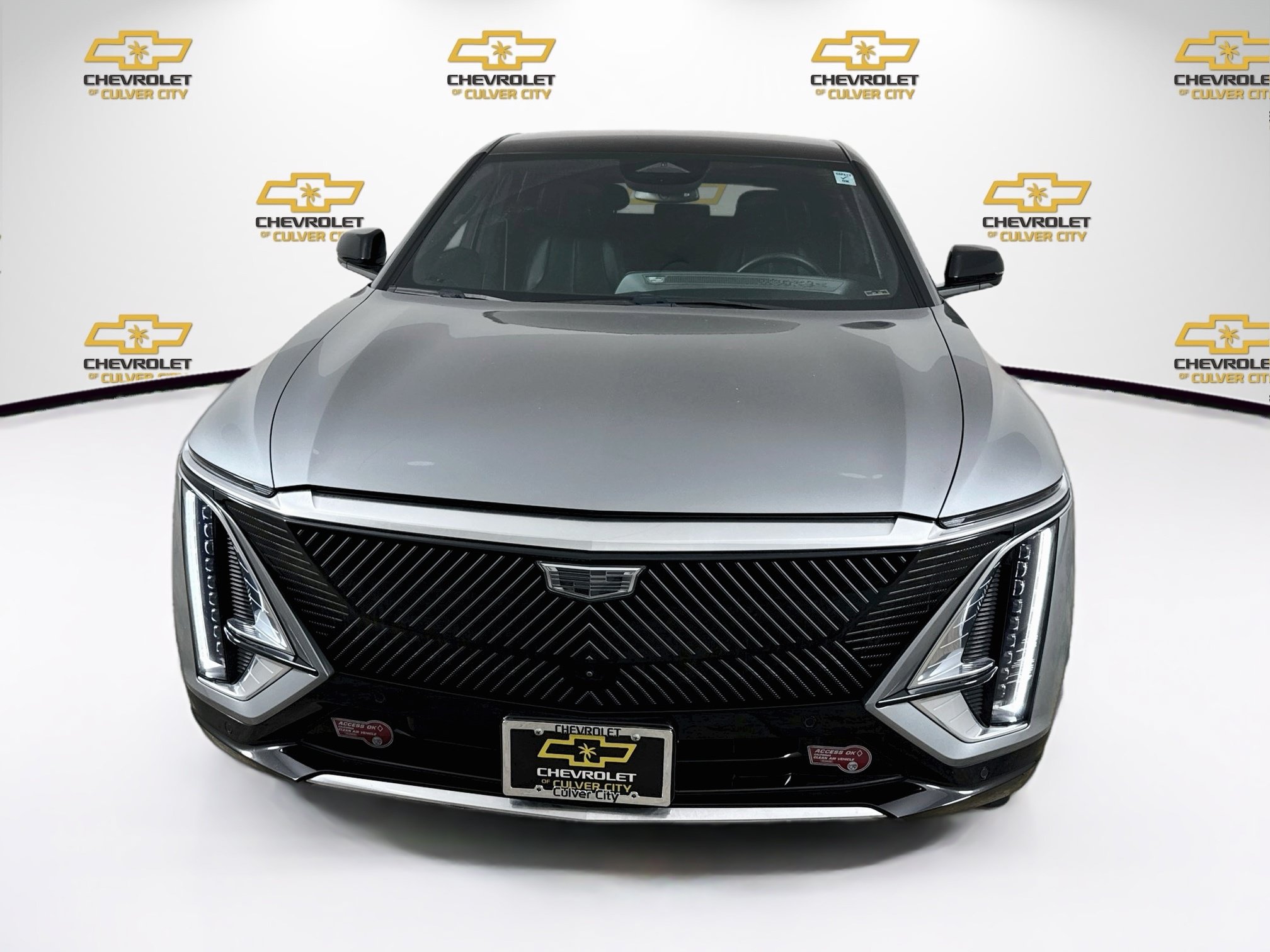 Used 2024 Cadillac Lyriq Luxury RWD image 2