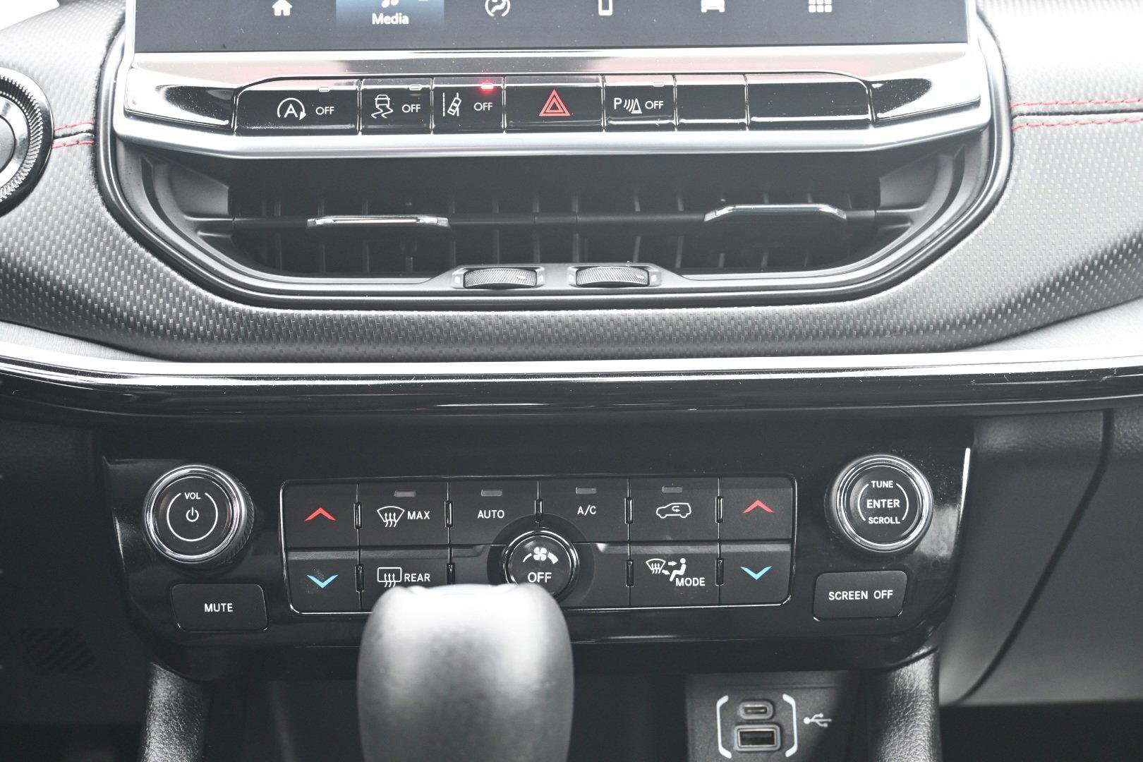 Used 2024 Jeep Compass Trailhawk image 25