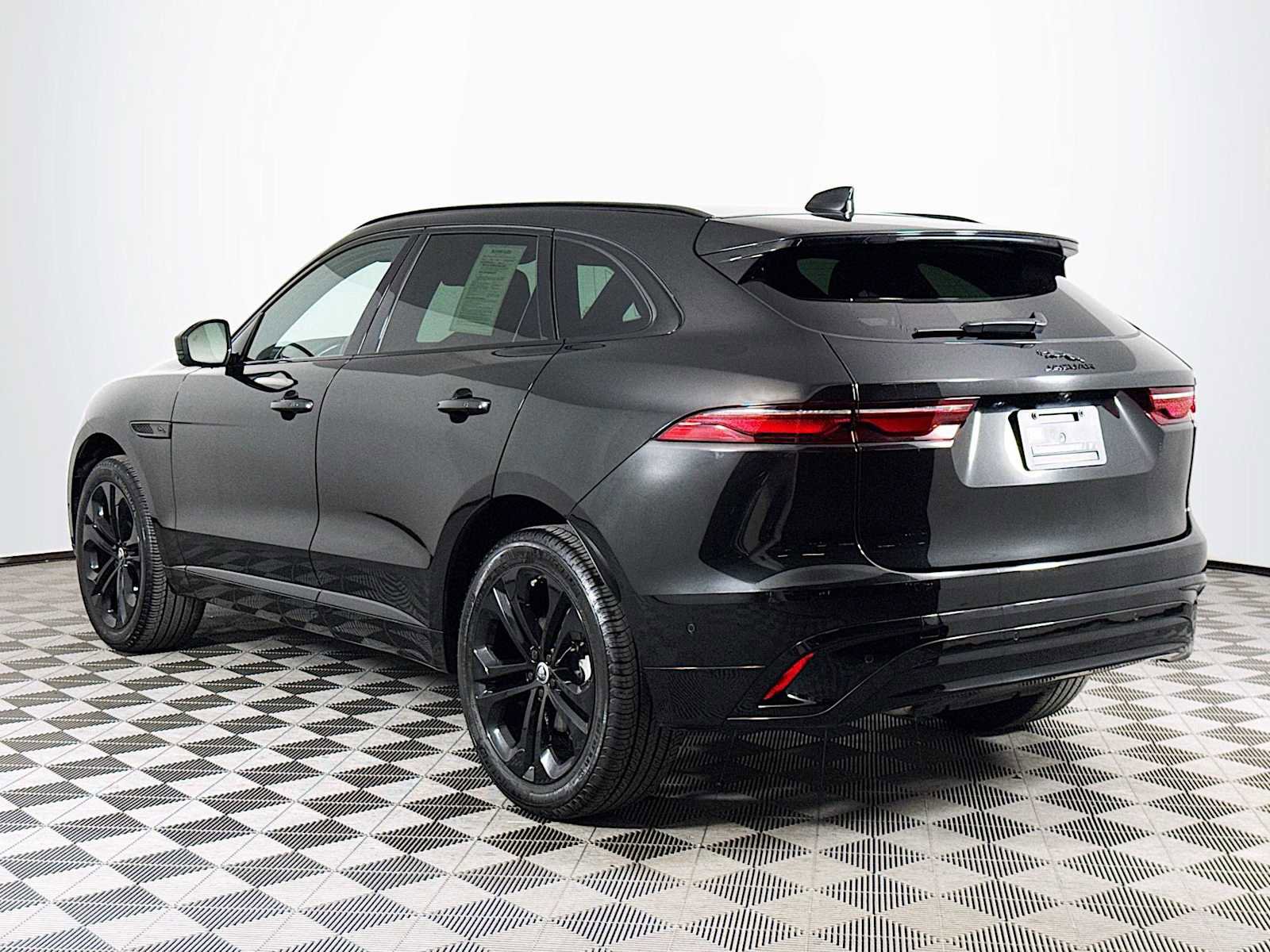 Used 2024 Jaguar F-PACE R-Dynamic S AWD/4WD image 7