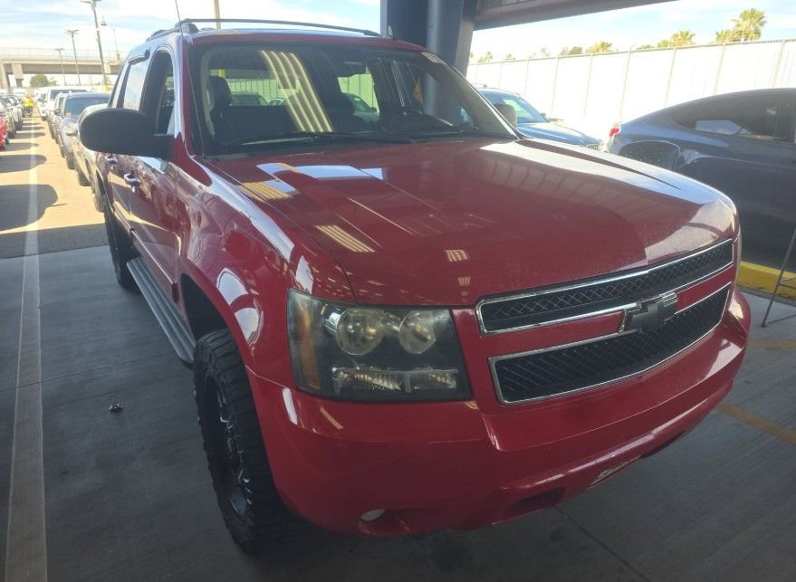 Used 2011 Chevrolet Avalanche LT w/ Luxury Package image 1