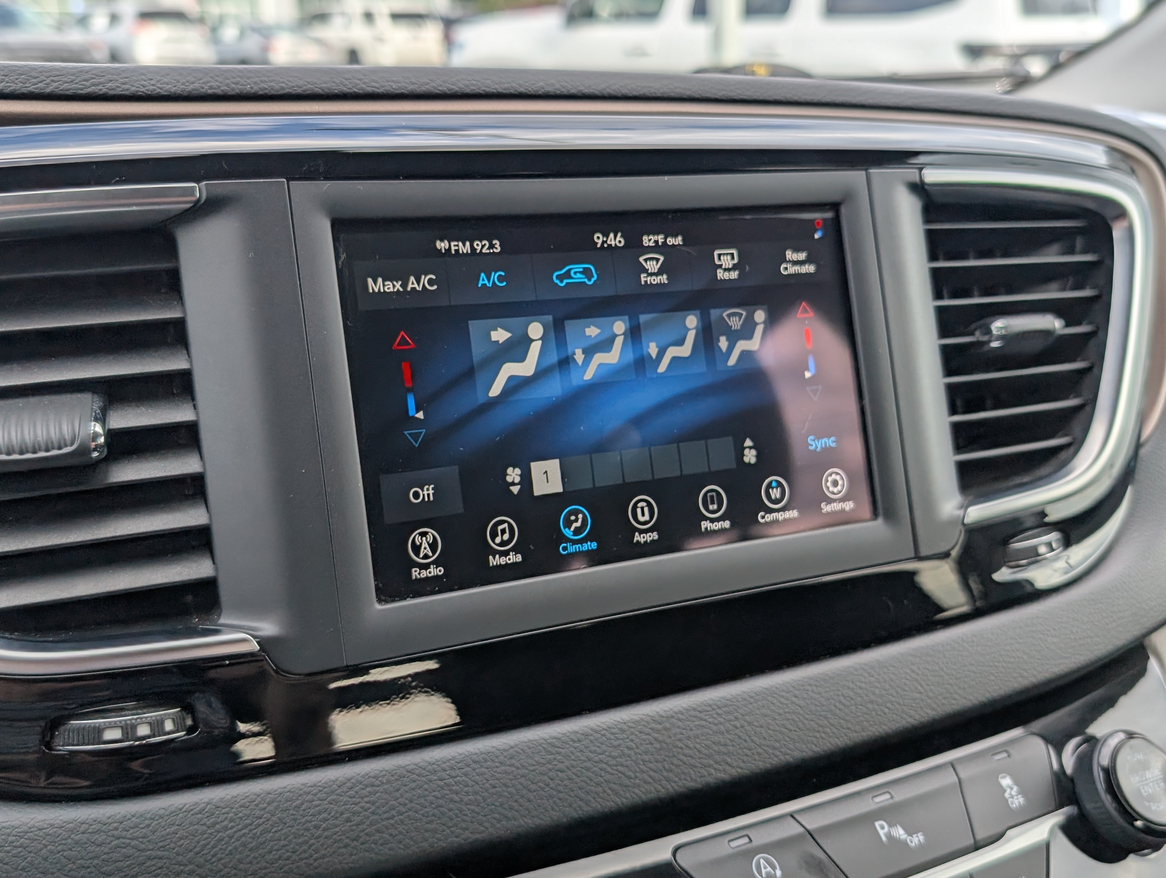Used 2019 Chrysler Pacifica LX FWD image 17