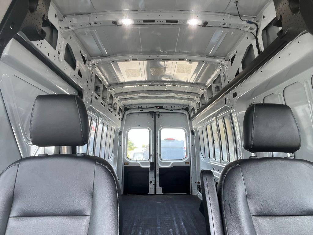 Used 2022 Ford E-Transit 148 High Roof Extended image 16