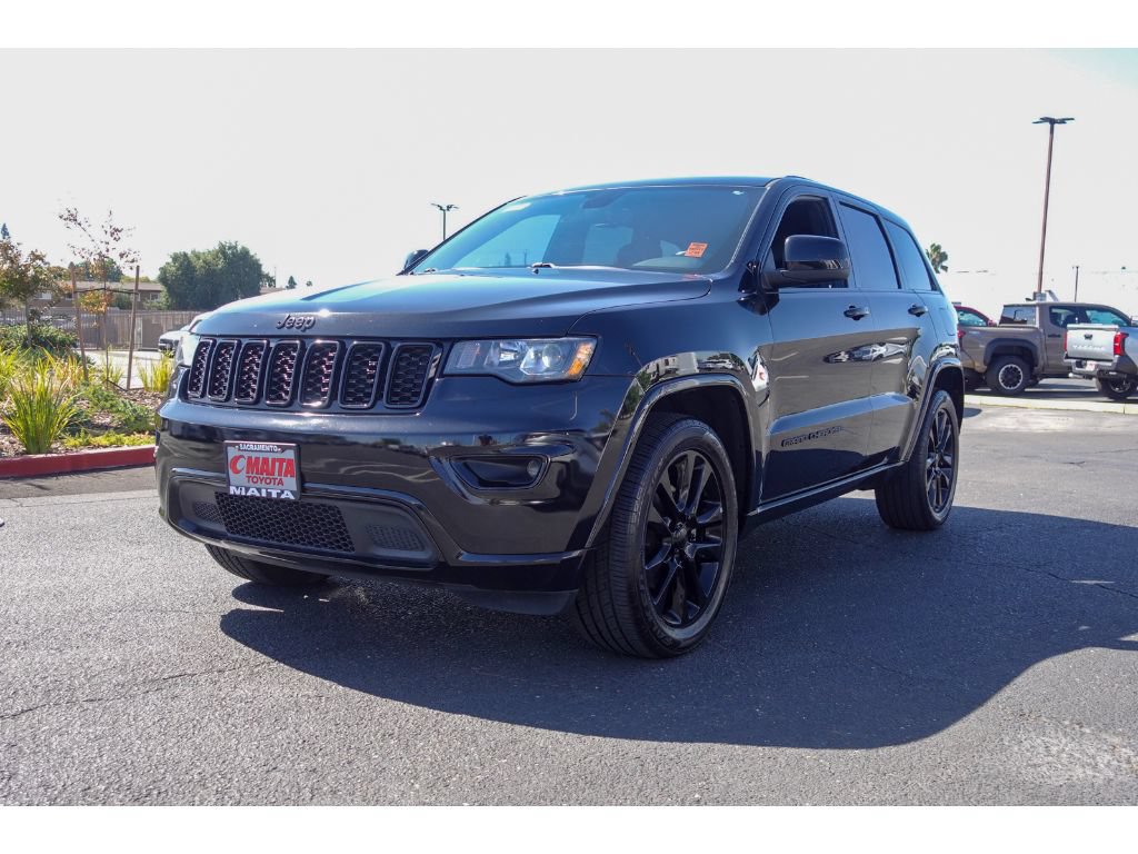 Used 2018 Jeep Grand Cherokee Altitude RWD image 7