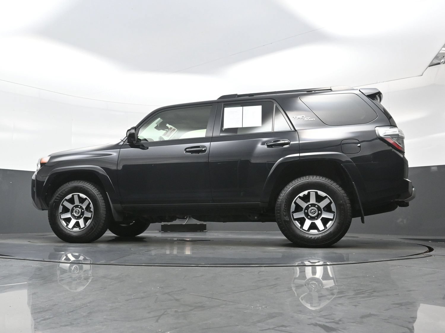 Used 2022 Toyota 4Runner TRD Off-Road Premium AWD/4WD image 30