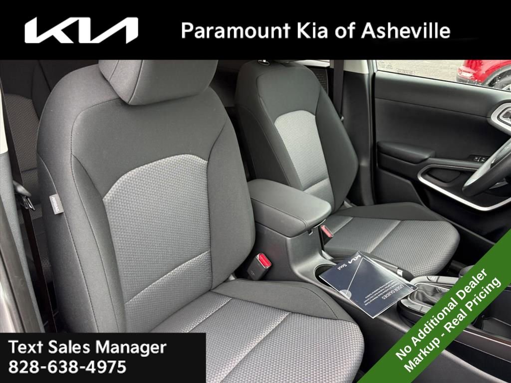 New 2025 Kia Soul LX image 17