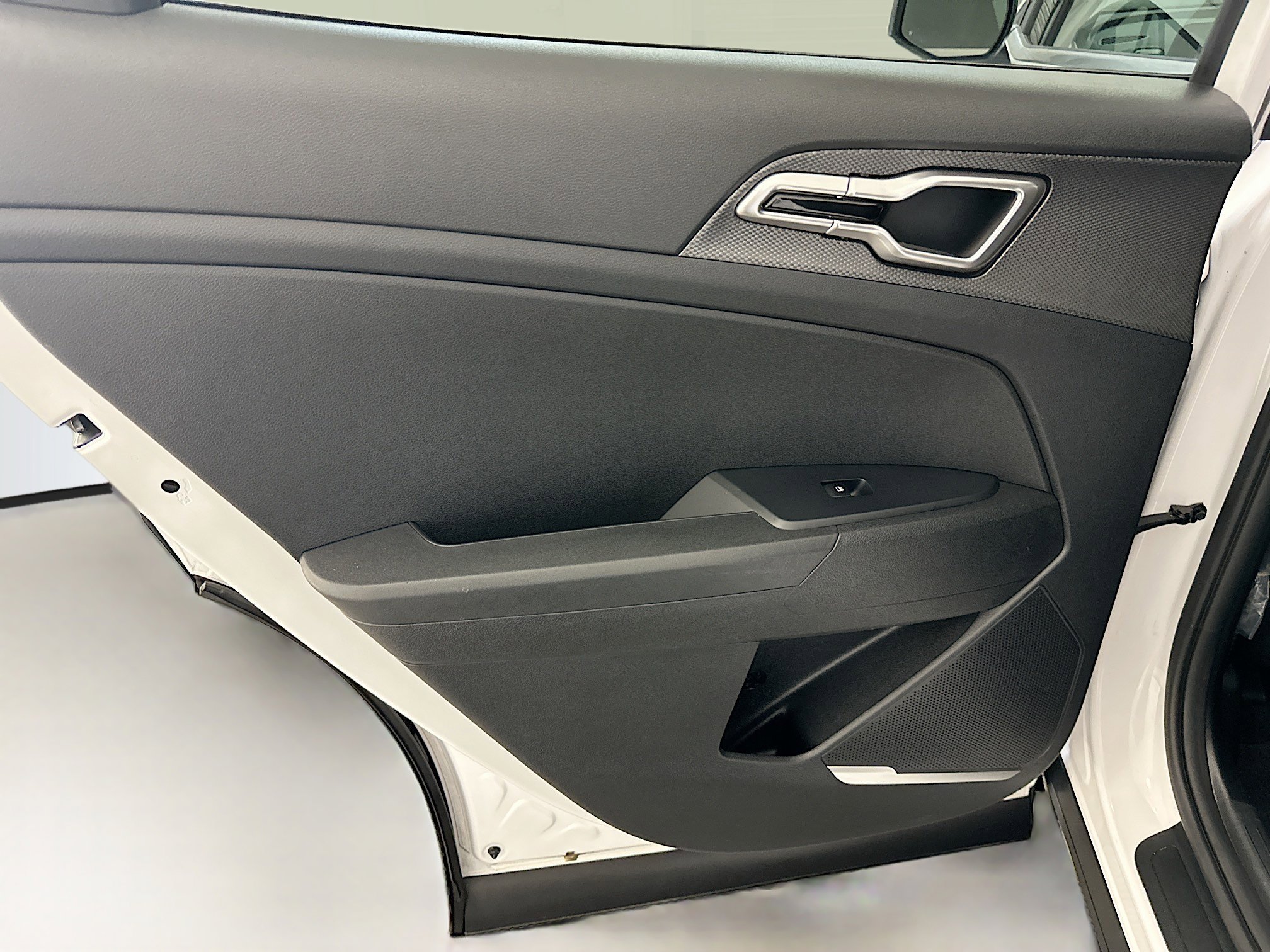 Used 2025 Kia Sportage LX image 26