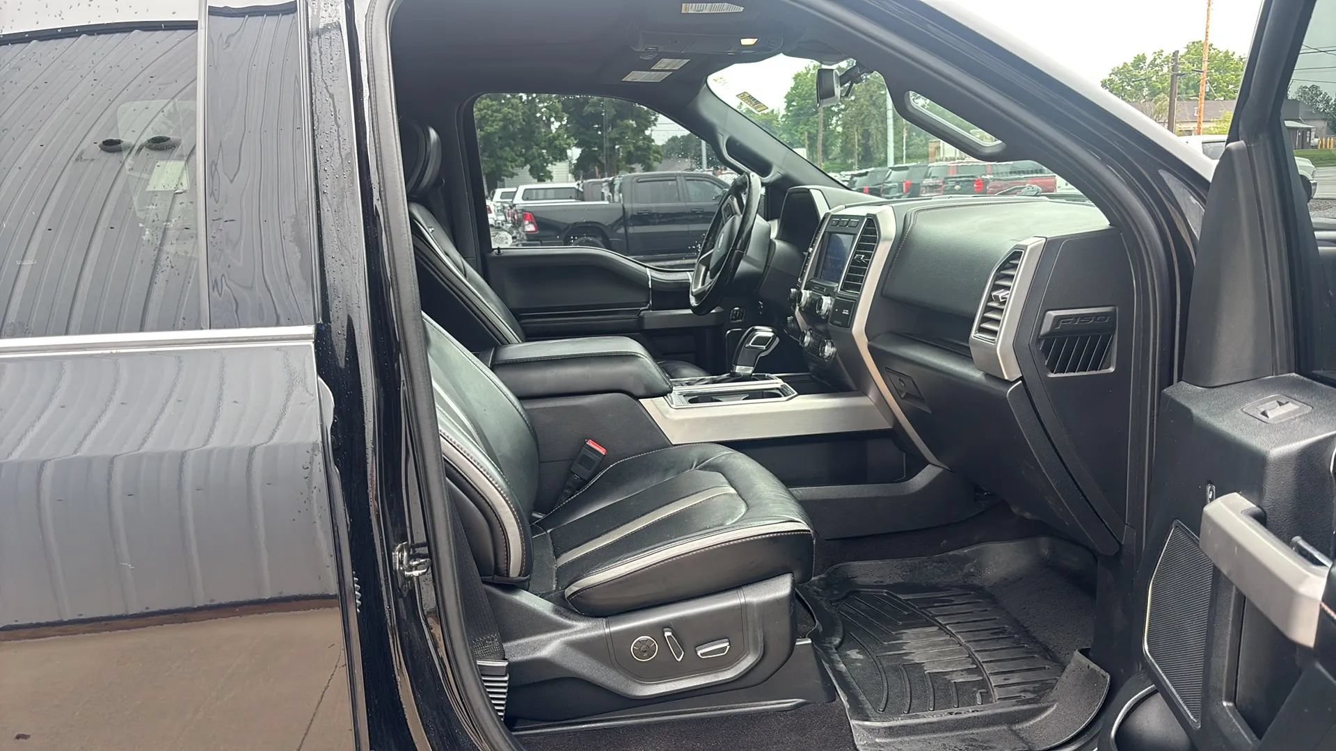 Used 2019 Ford F150 Platinum w/ Technology Package AWD/4WD image 18