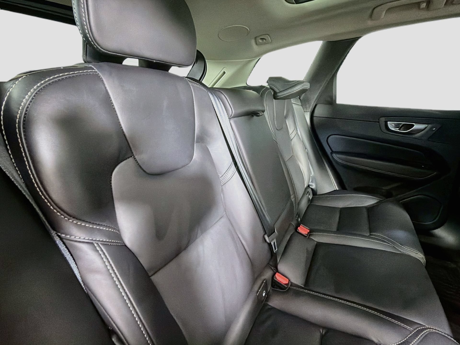 Used 2024 Volvo XC60 B5 Ultimate AWD/4WD image 29