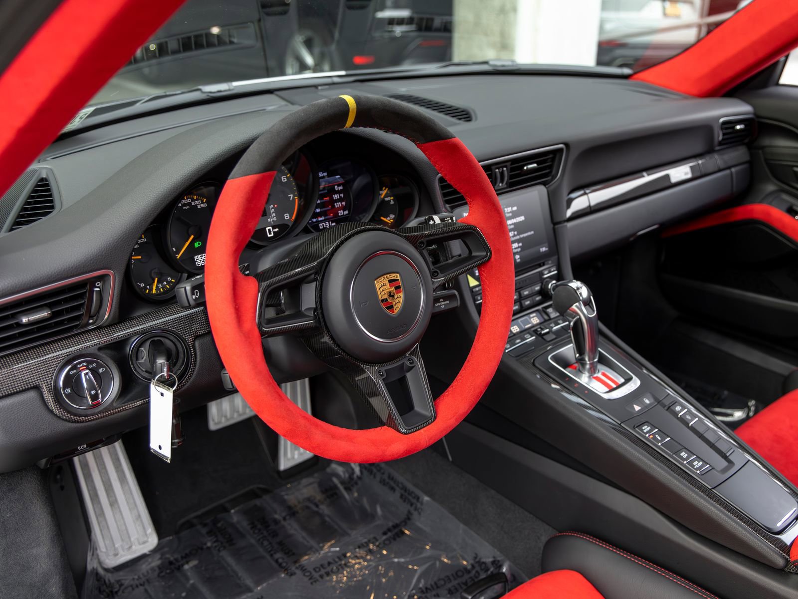 Certified 2018 Porsche 911 GT2 RS RWD image 4