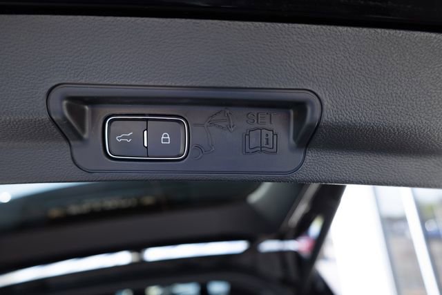 Used 2023 Ford Explorer Platinum w/ Technology Package image 36