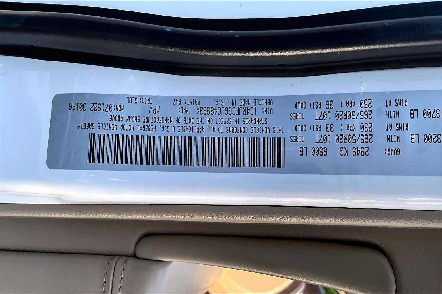Used 2018 Jeep Grand Cherokee Overland AWD/4WD image 40