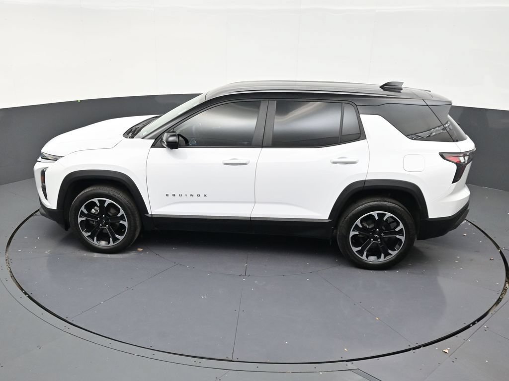 Used 2025 Chevrolet Equinox LT w/ Safety and Technology Package FWD image 14