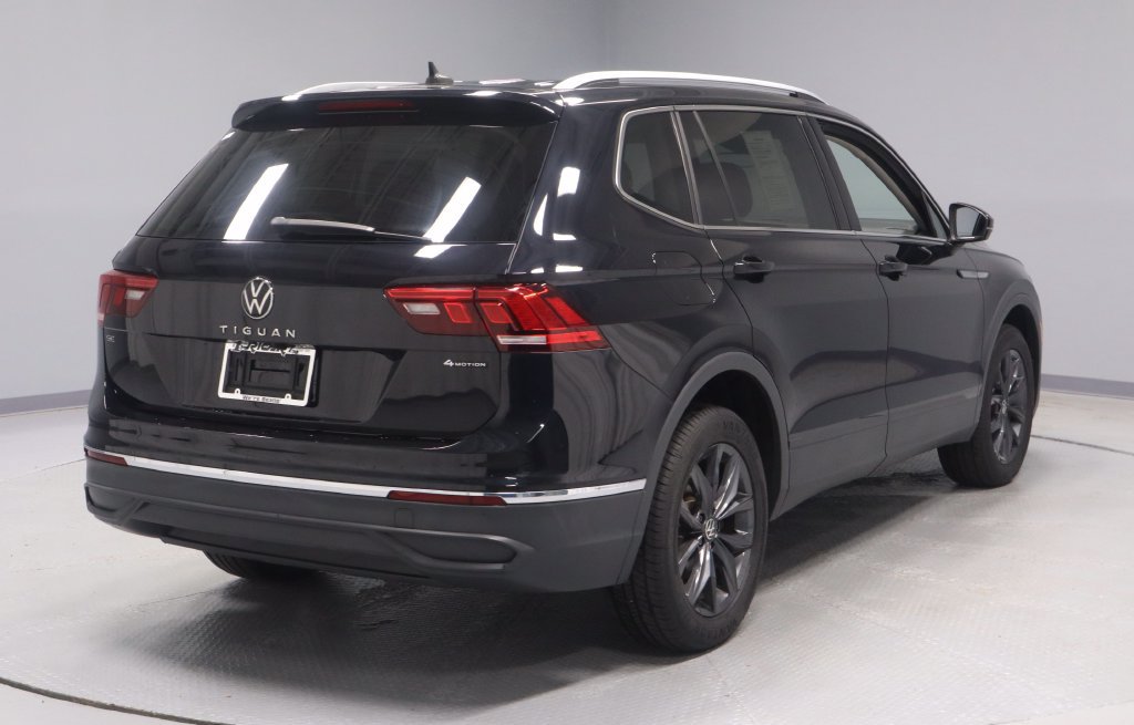 Used 2022 Volkswagen Tiguan SE w/ Panoramic Sunroof Package AWD/4WD image 10