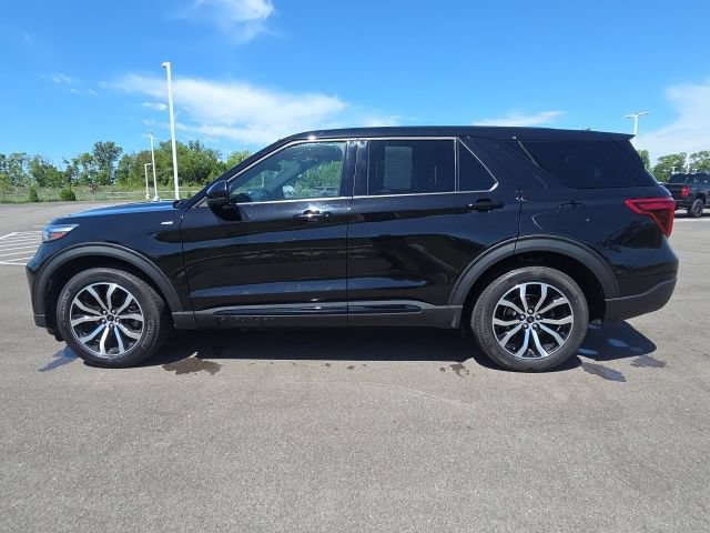 Used 2022 Ford Explorer ST-Line w/ Class IV Trailer Tow Package AWD/4WD image 16