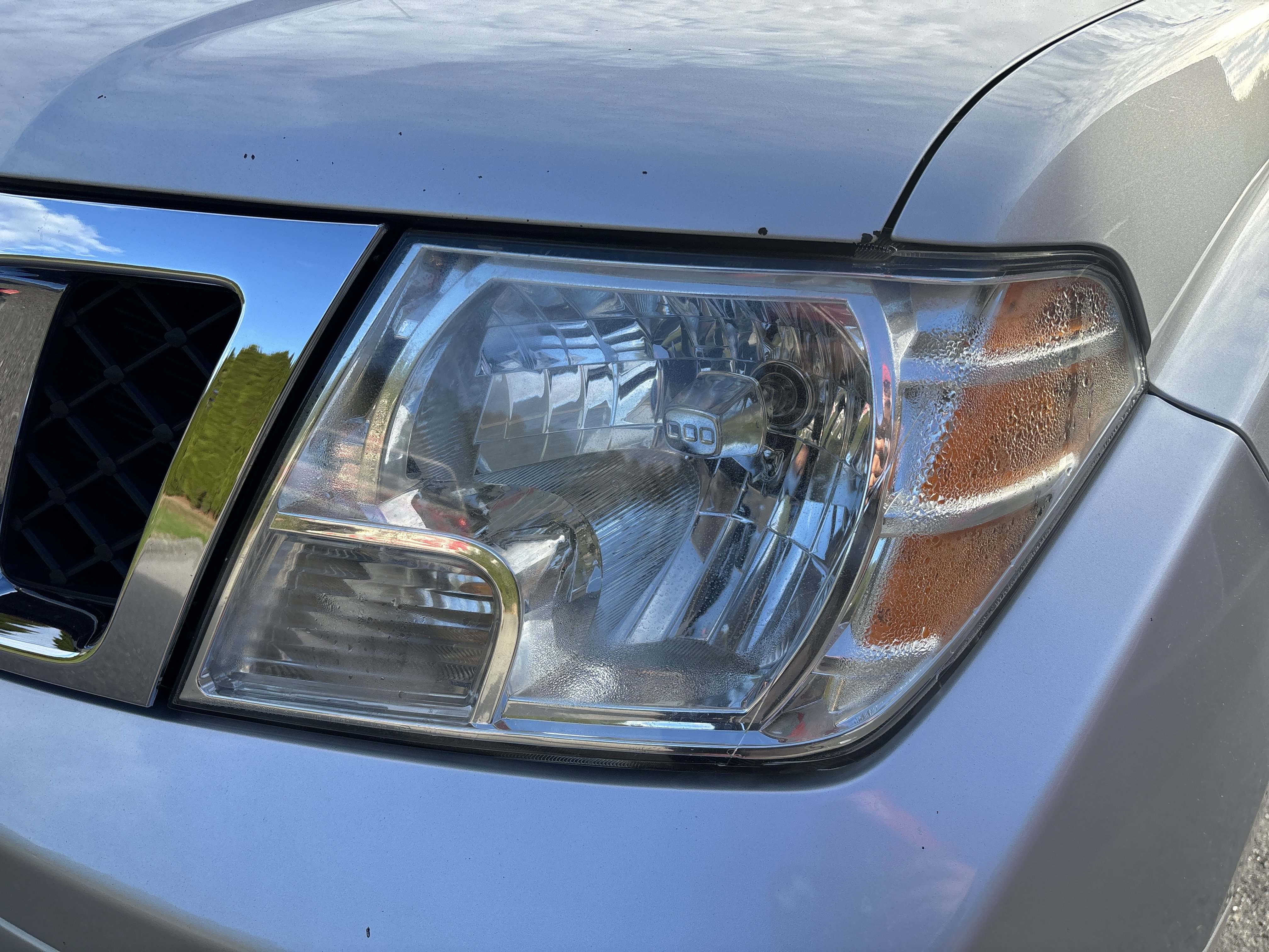 Used 2019 Nissan Frontier SV image 9