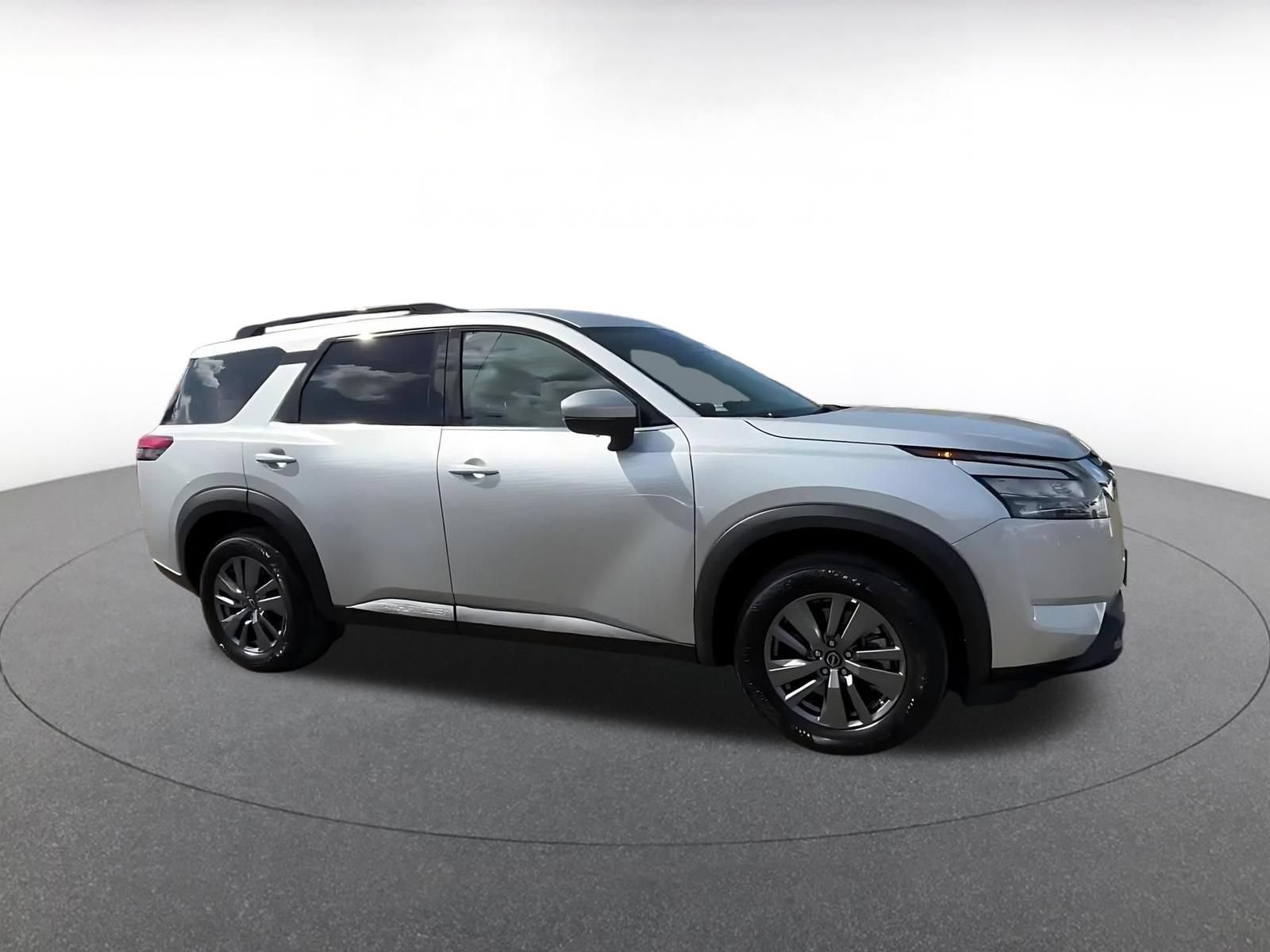 Used 2025 Nissan Pathfinder SV FWD video 2