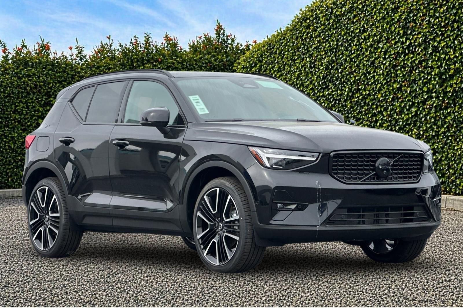 New 2026 Volvo XC40 B5 Ultra w/ Climate Package AWD/4WD image 8