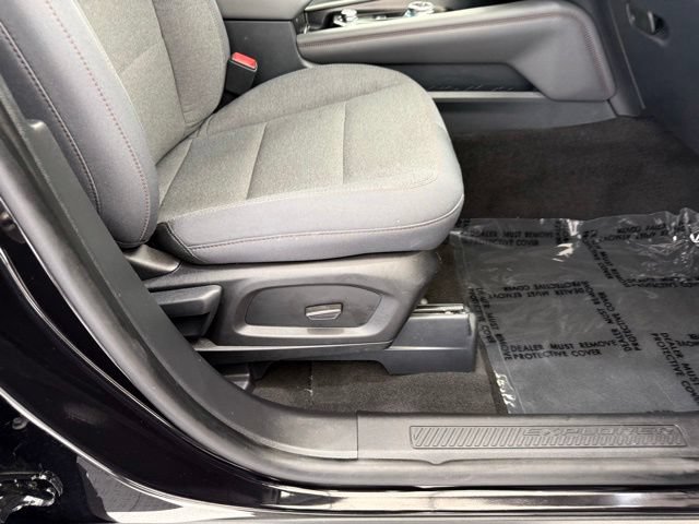 Used 2025 Ford Explorer Active AWD/4WD image 22