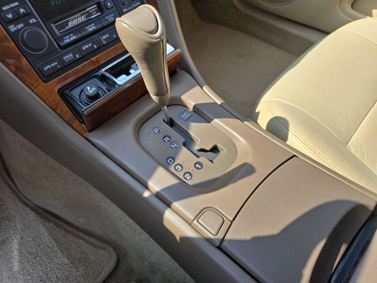 Used 1997 INFINITI J30 RWD image 10