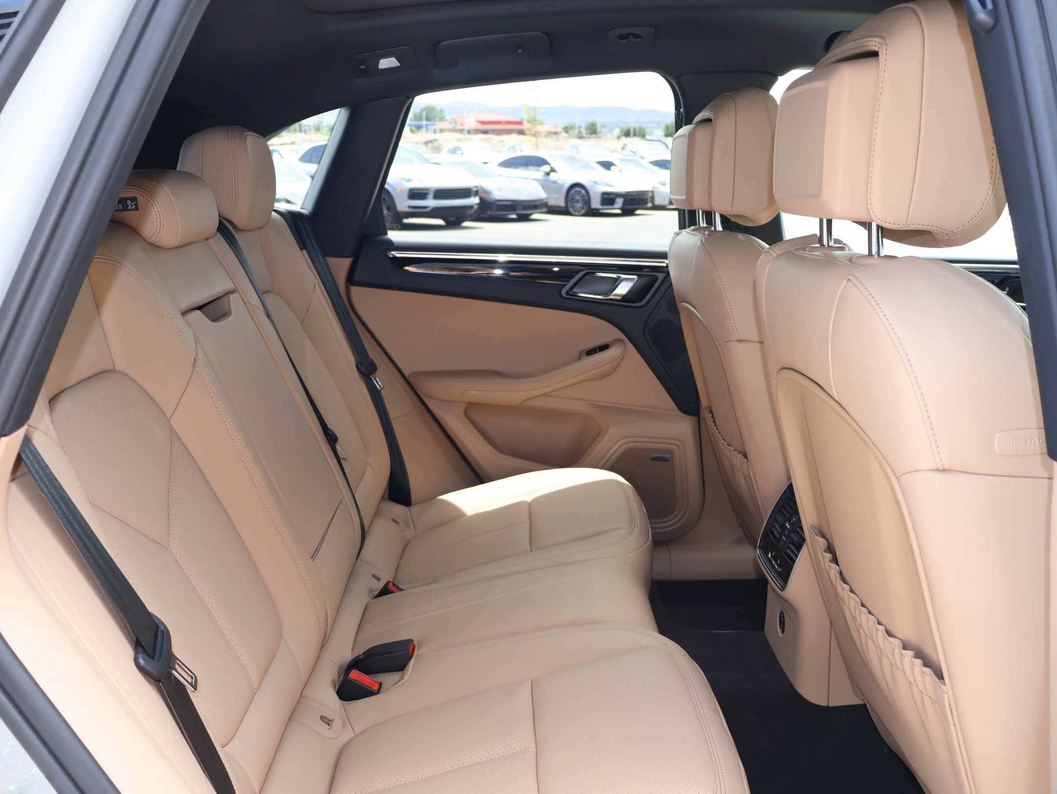 New 2026 Porsche Macan AWD/4WD image 25