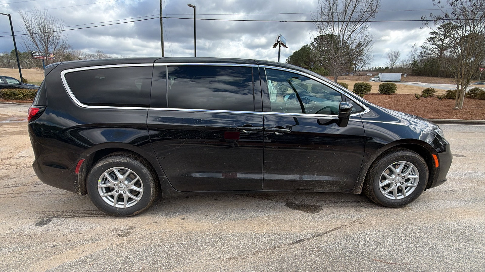 New 2026 Chrysler Pacifica Select FWD image 7