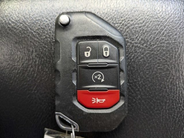 Used 2021 Jeep Wrangler Unlimited Rubicon AWD/4WD image 31