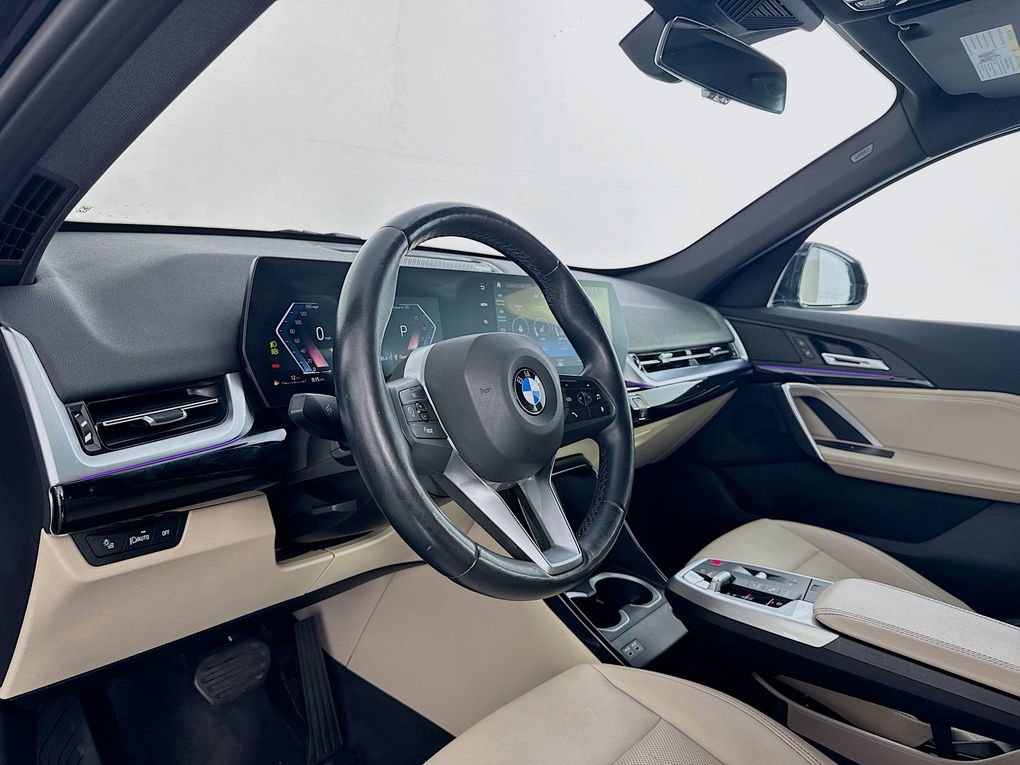 Used 2023 BMW X1 xDrive28i AWD/4WD image 14