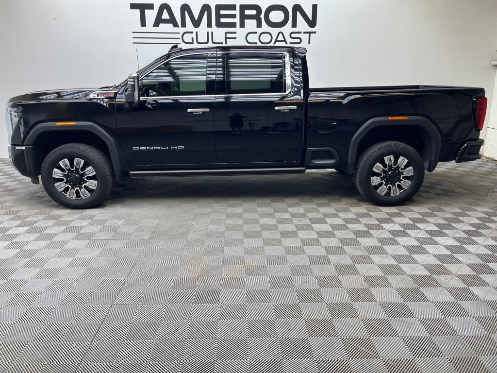 Used 2024 GMC Sierra 2500 Denali w/ Denali Reserve Package AWD/4WD image 2