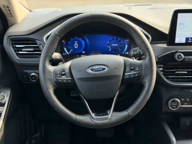 Used 2020 Ford Escape Titanium image 23