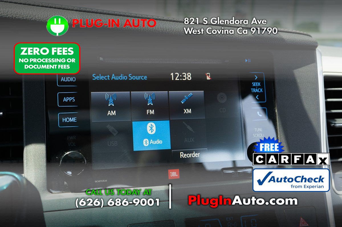 Used 2015 Toyota Sienna Limited FWD image 30