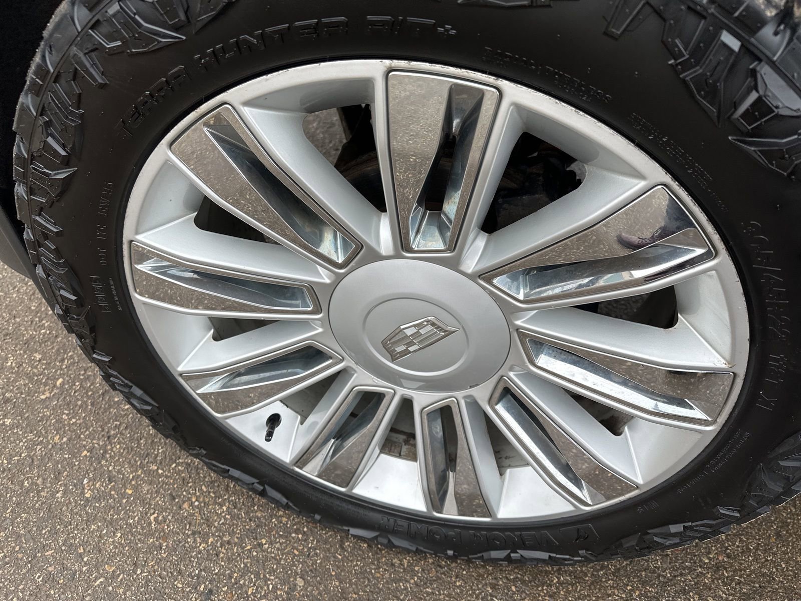 Used 2020 Cadillac Escalade ESV Platinum AWD/4WD image 9