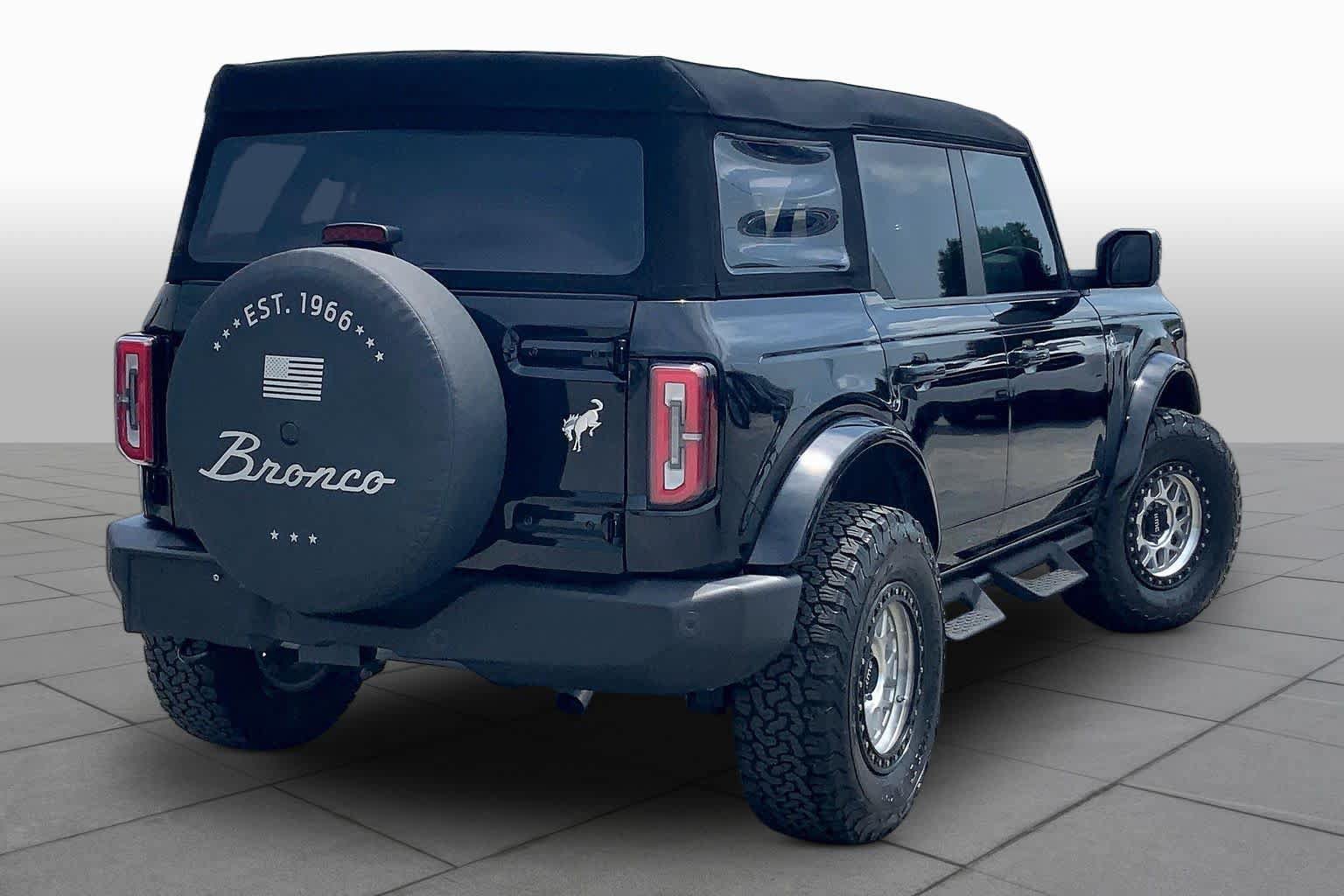Used 2024 Ford Bronco Outer Banks AWD/4WD image 13