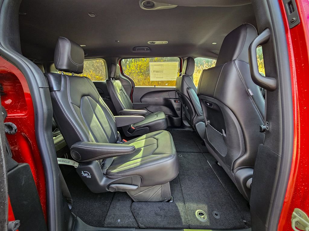 New 2026 Chrysler Pacifica Select image 37