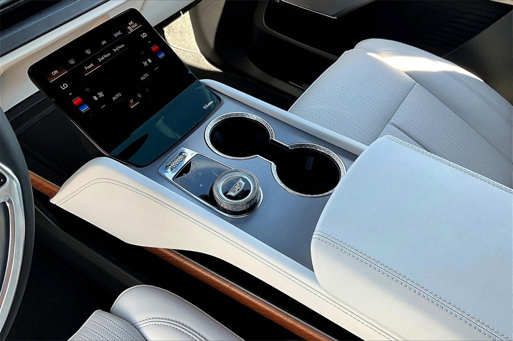 New 2026 Cadillac Vistiq Sport image 8
