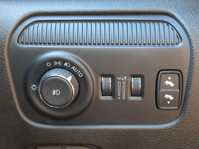 Used 2024 Jeep Wagoneer Series II w/ Flexible Seating Group image 31