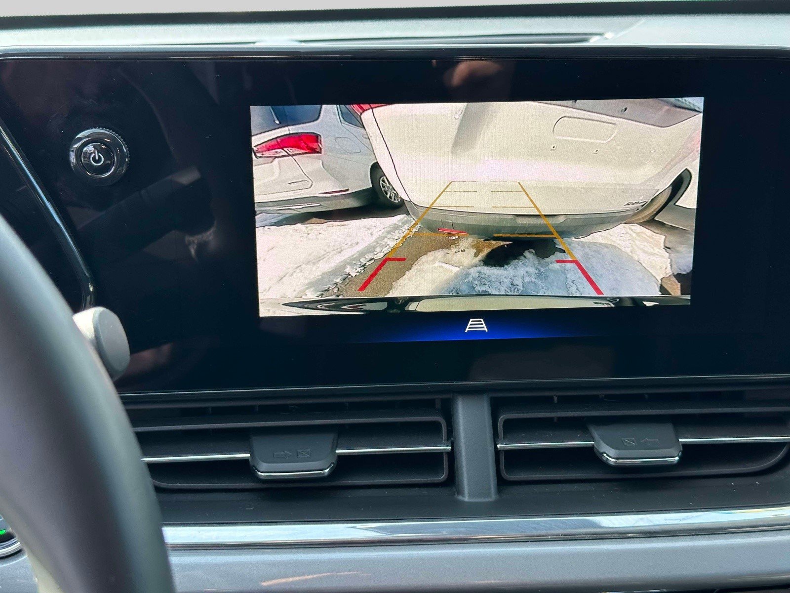 Certified 2024 Chevrolet Trax LT w/ Driver Confidence Package image 23