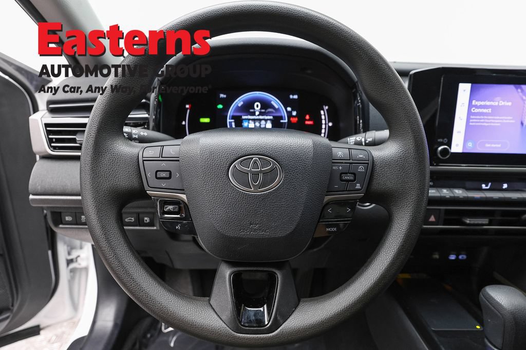 Used 2025 Toyota Camry LE FWD image 10