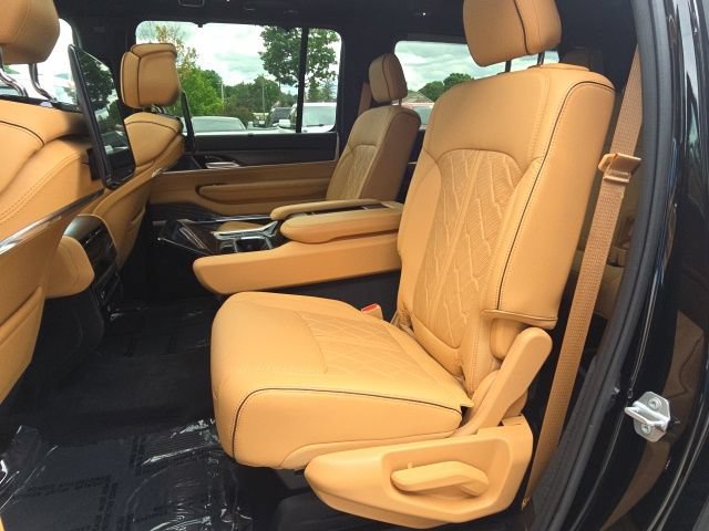 Certified 2025 Jeep Grand Wagoneer L Series III w/ Rear Seat Video Group 1 AWD/4WD image 30