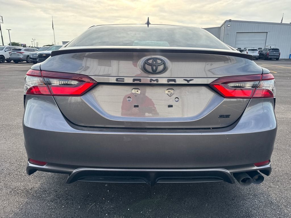 Used 2023 Toyota Camry SE FWD image 5