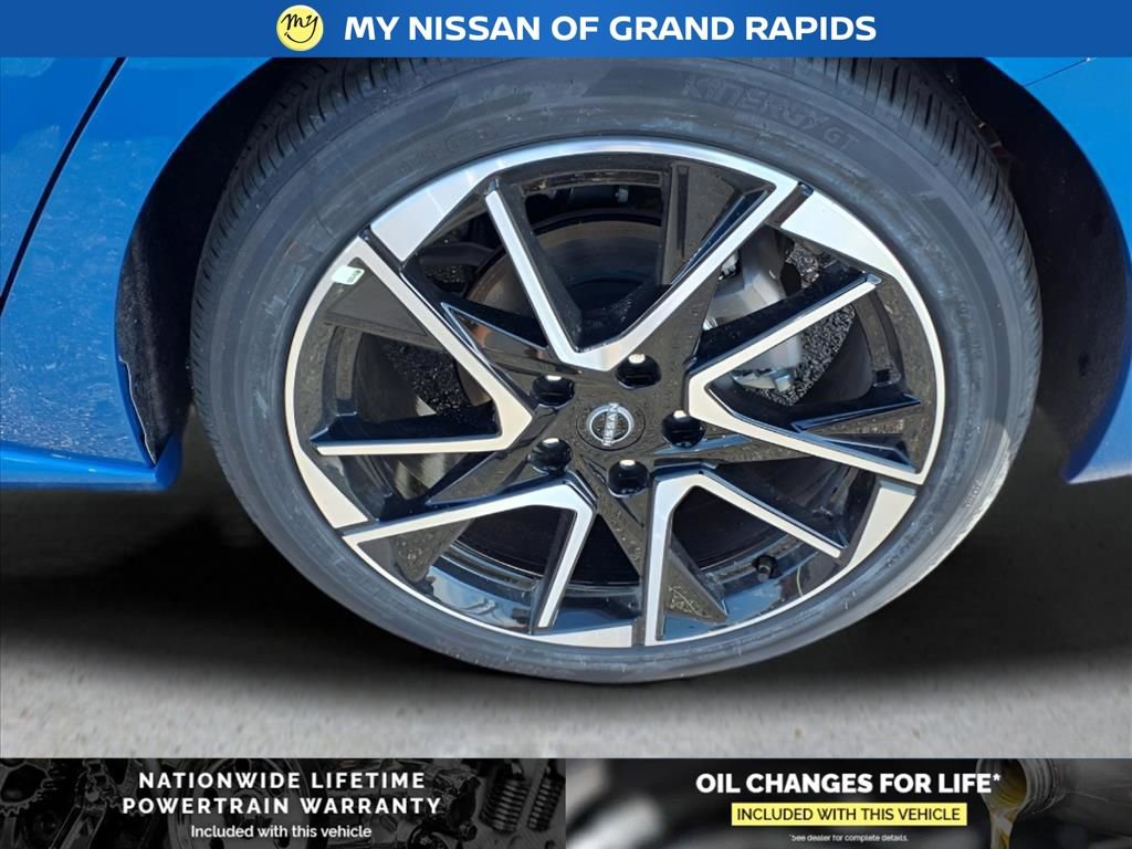 New 2025 Nissan Sentra SR image 12