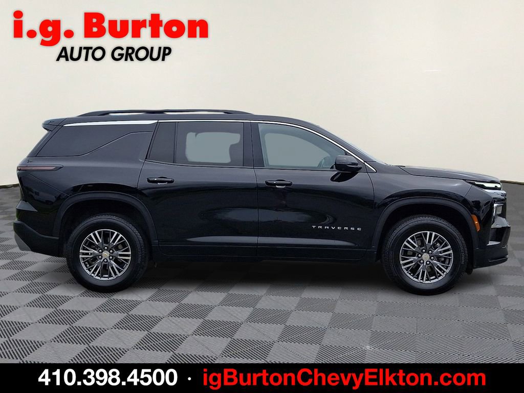 Used 2024 Chevrolet Traverse LT FWD image 7