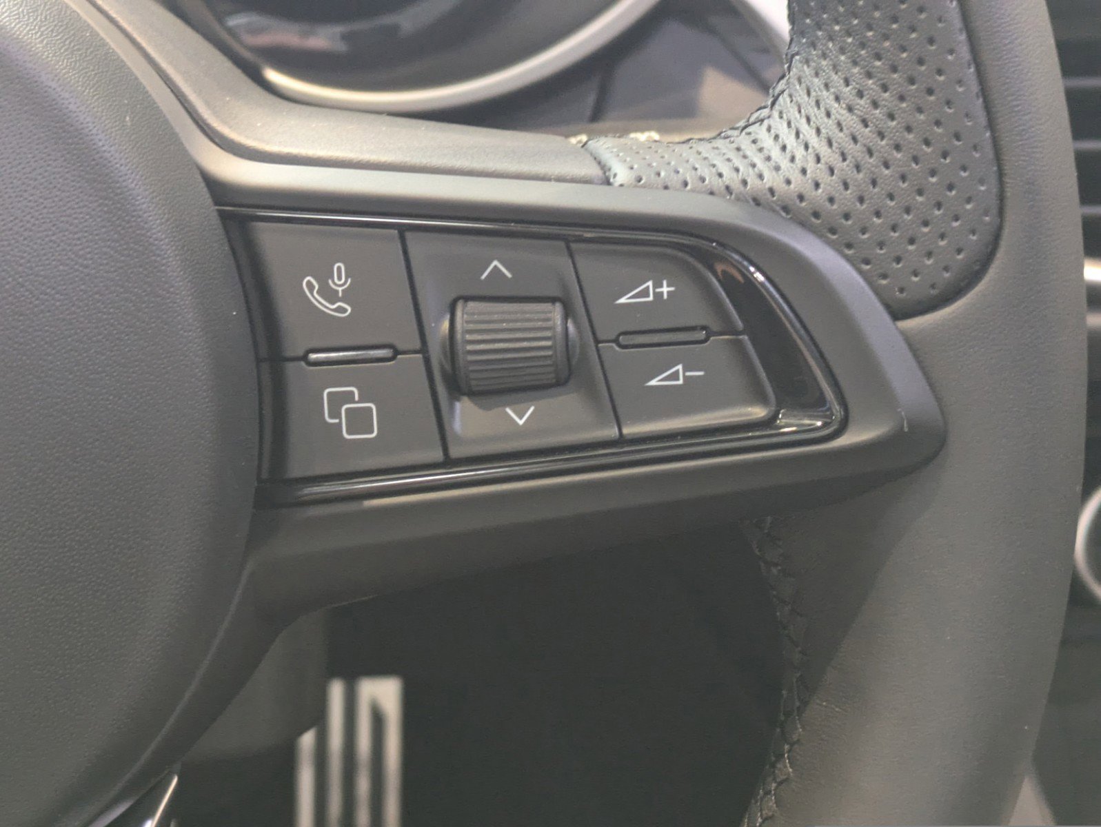 New 2025 Alfa Romeo Stelvio Sprint w/ Veloce Package image 23