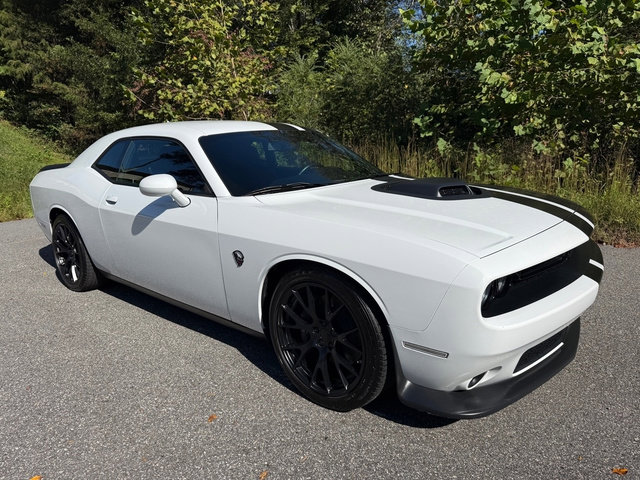 Used 2022 Dodge Challenger R/T Scat Pack w/ Shaker Package image 4