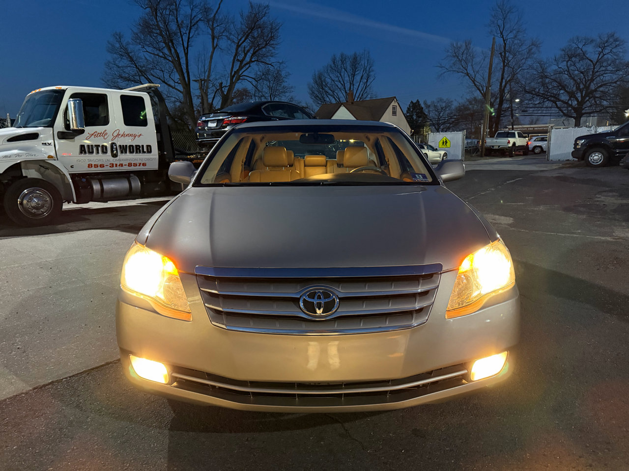Used 2007 Toyota Avalon XLS image 2