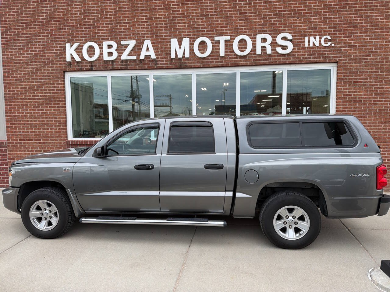 Used 2011 Dodge Dakota 4x4 Crew Cab w/ Convenience Group image 3