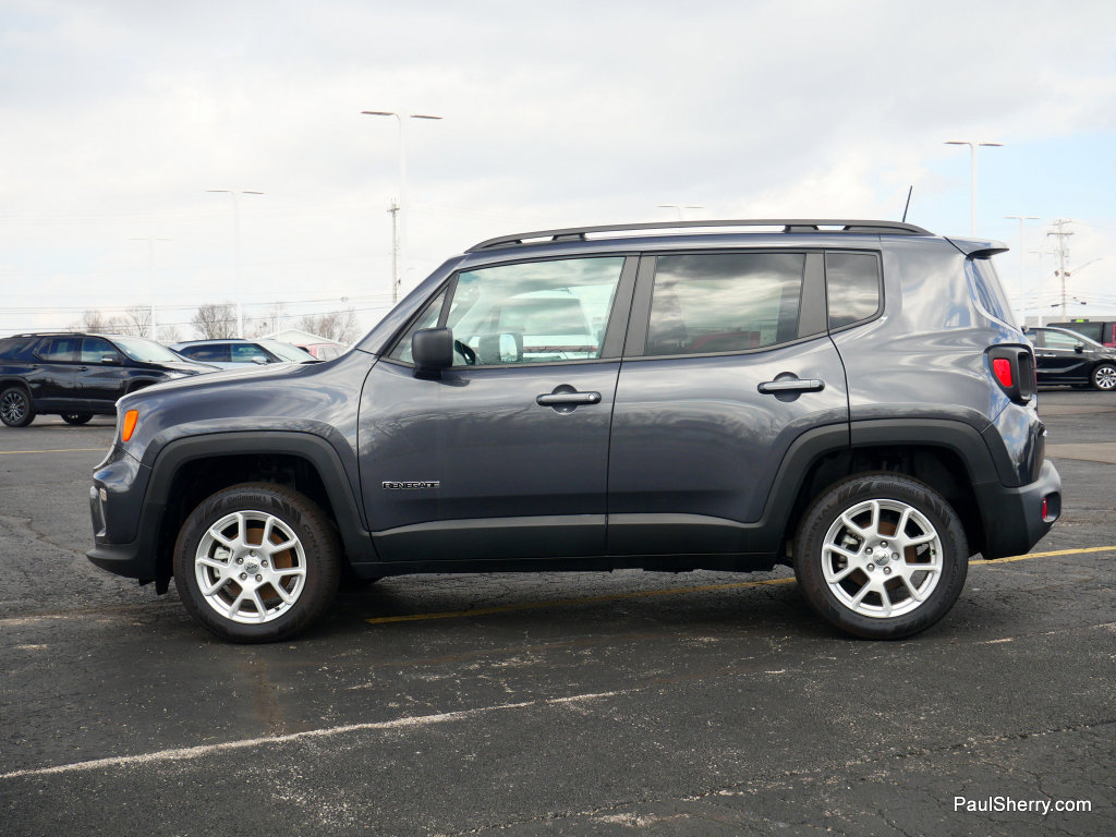 Used 2023 Jeep Renegade Latitude w/ Premium Group AWD/4WD image 8